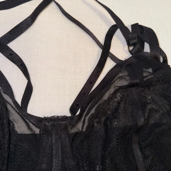 ❤️‍🔥4/$20❤️‍🔥 Torrid Black Strappy Bralette w gems - Picture 2 of 4